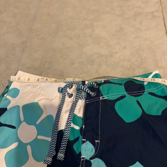 Hollister Board Shorts - Picture 3 of 6